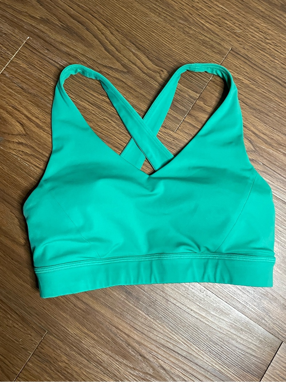 Lululemon Envital Bra in Kelly Green Size 6